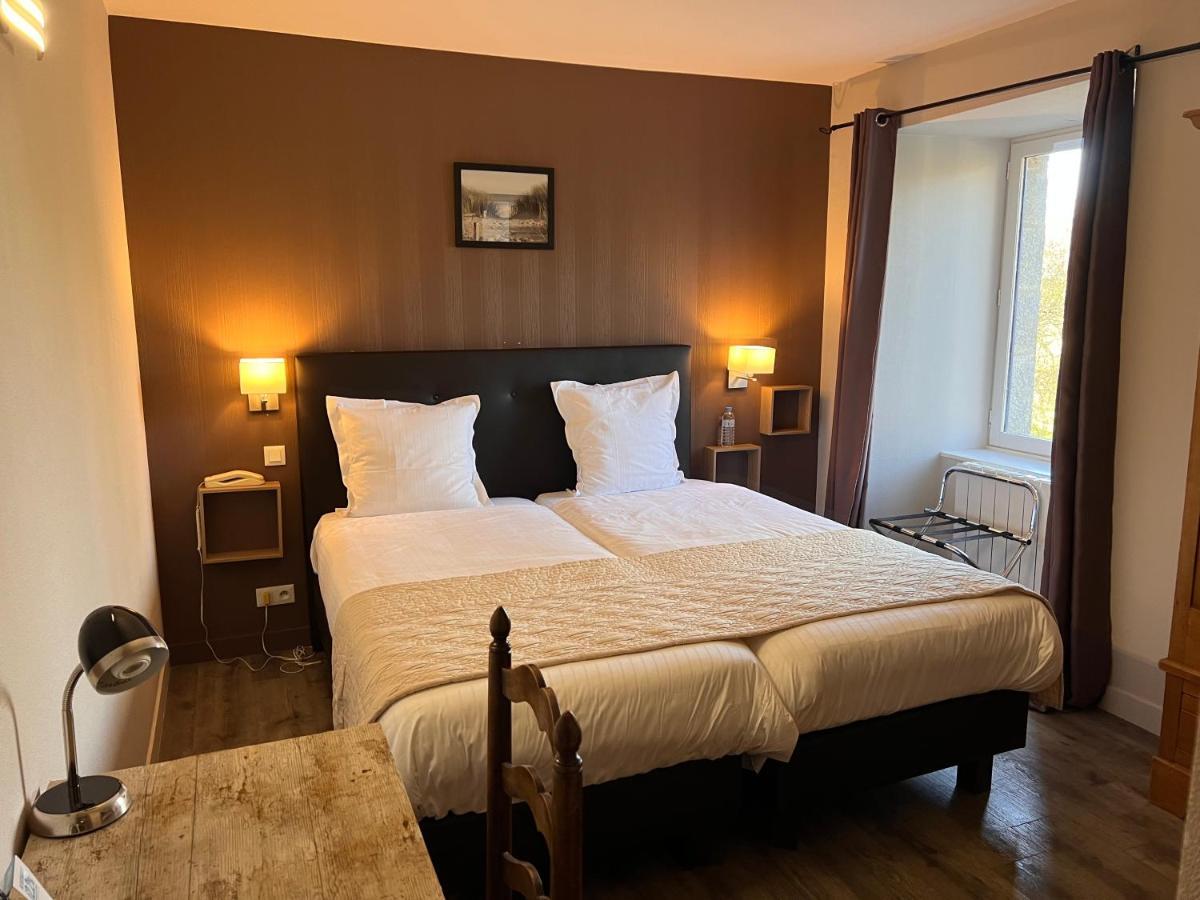 Logis Hotel Le Manoir Des Portes Ламбал Екстериор снимка