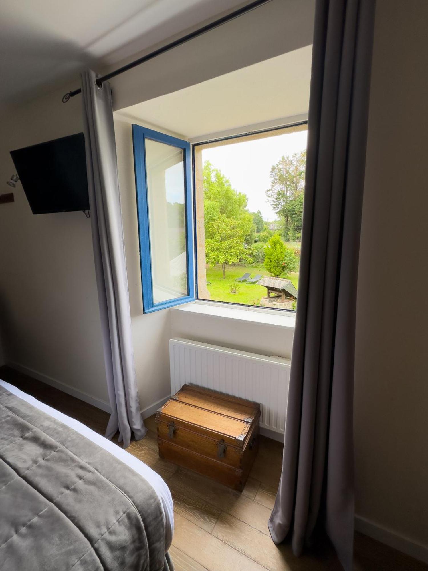 Logis Hotel Le Manoir Des Portes Ламбал Екстериор снимка